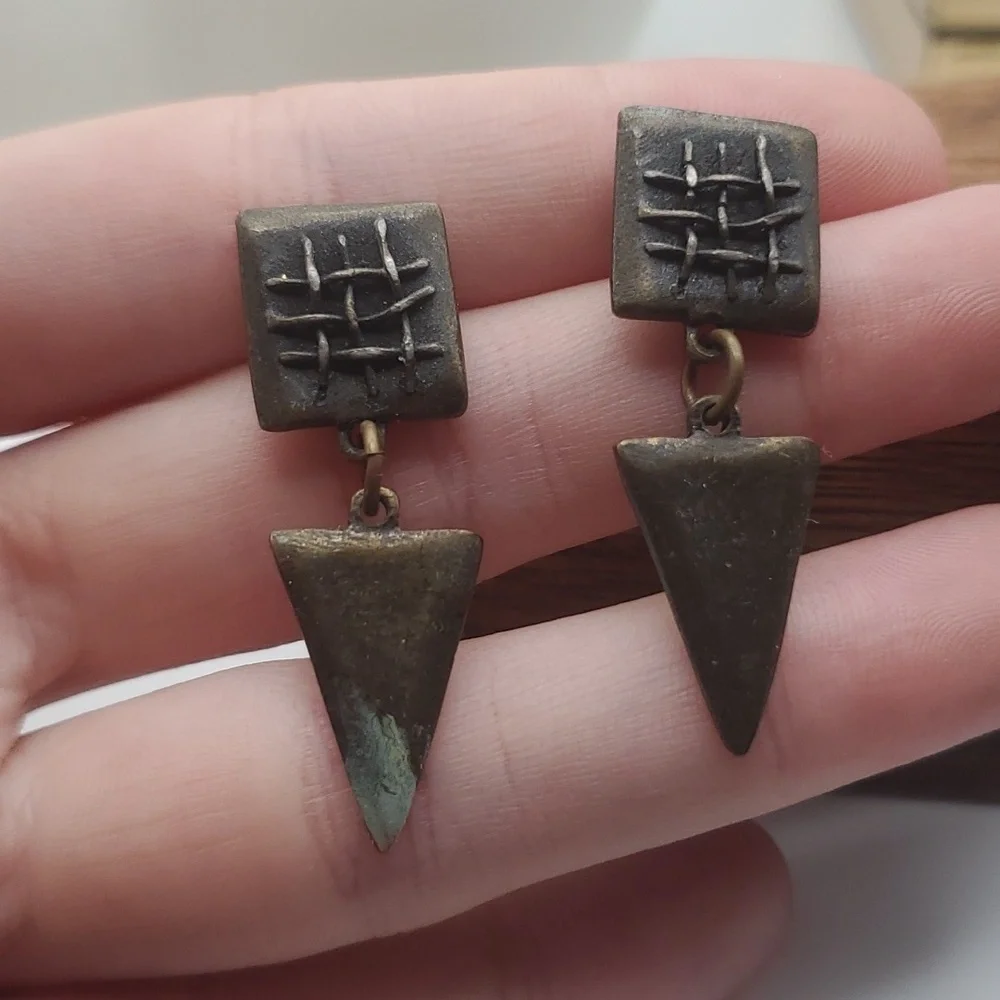 True arrow Aztec earrings E253‎
